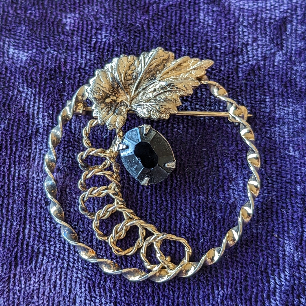 Vintage 14K gold vermeil grape leaf filigree brooch pin, stamped and signed